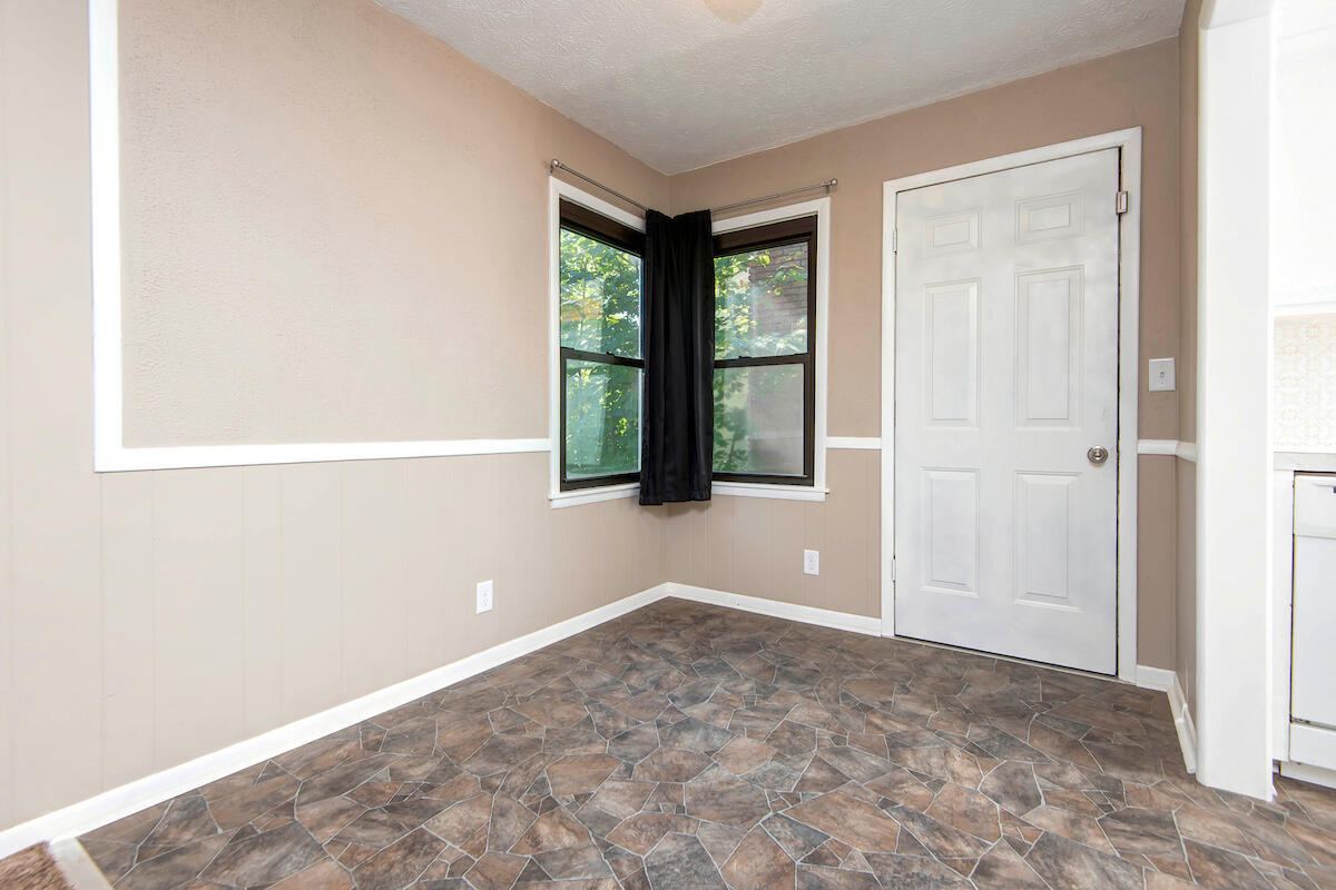 091_2_3 at 1427 S Pickwick Avenue, Springfield, MO 65804