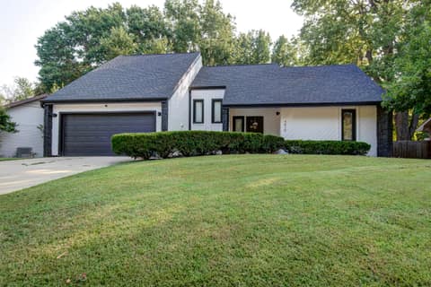 Front of 4810 S Warwick Avenue, Springfield, MO 65804