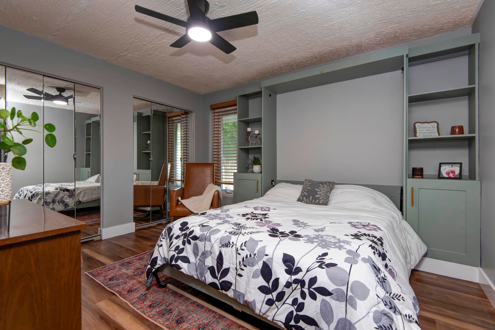 Warwick (6) at 4810 S Warwick Avenue, Springfield, MO 65804