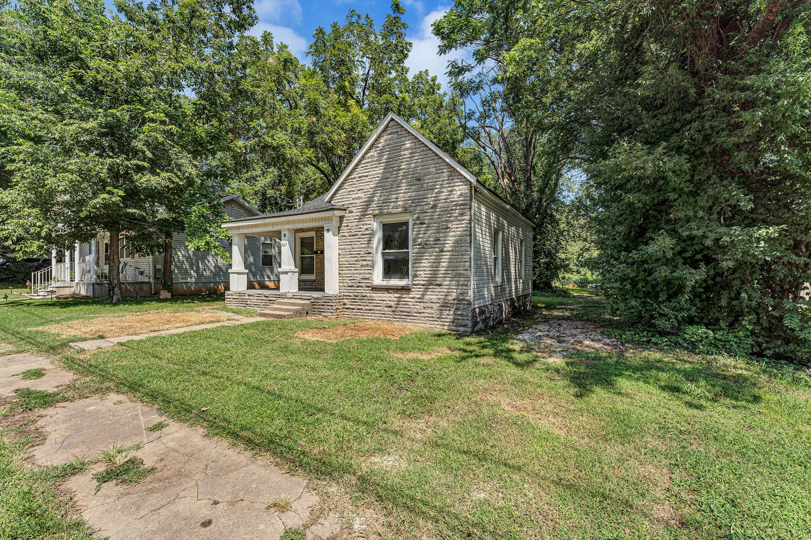 Garfield-44_5_6-19 at 827 E Garfield Street, Springfield, MO 65803