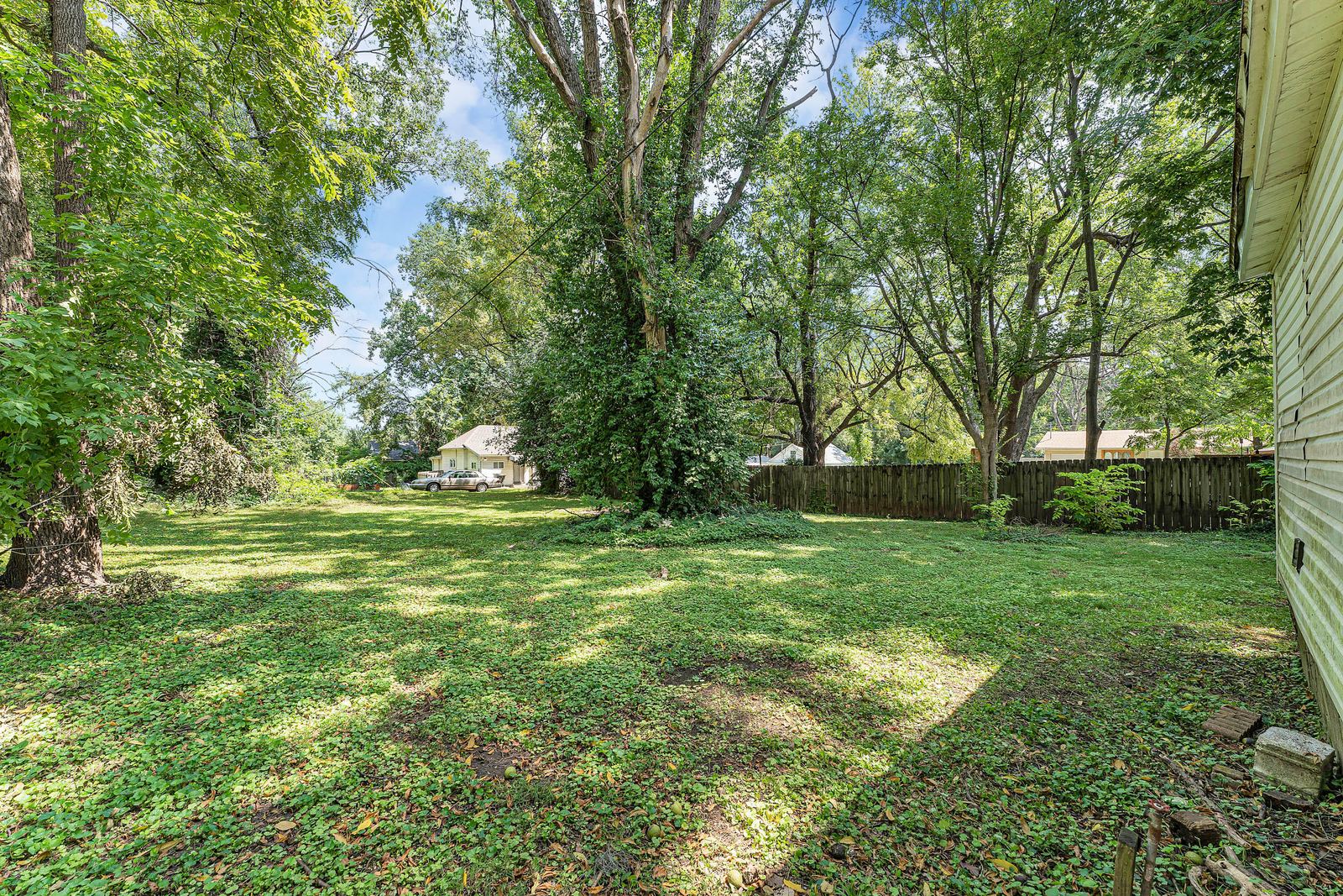 Garfield-30-12 at 827 E Garfield Street, Springfield, MO 65803