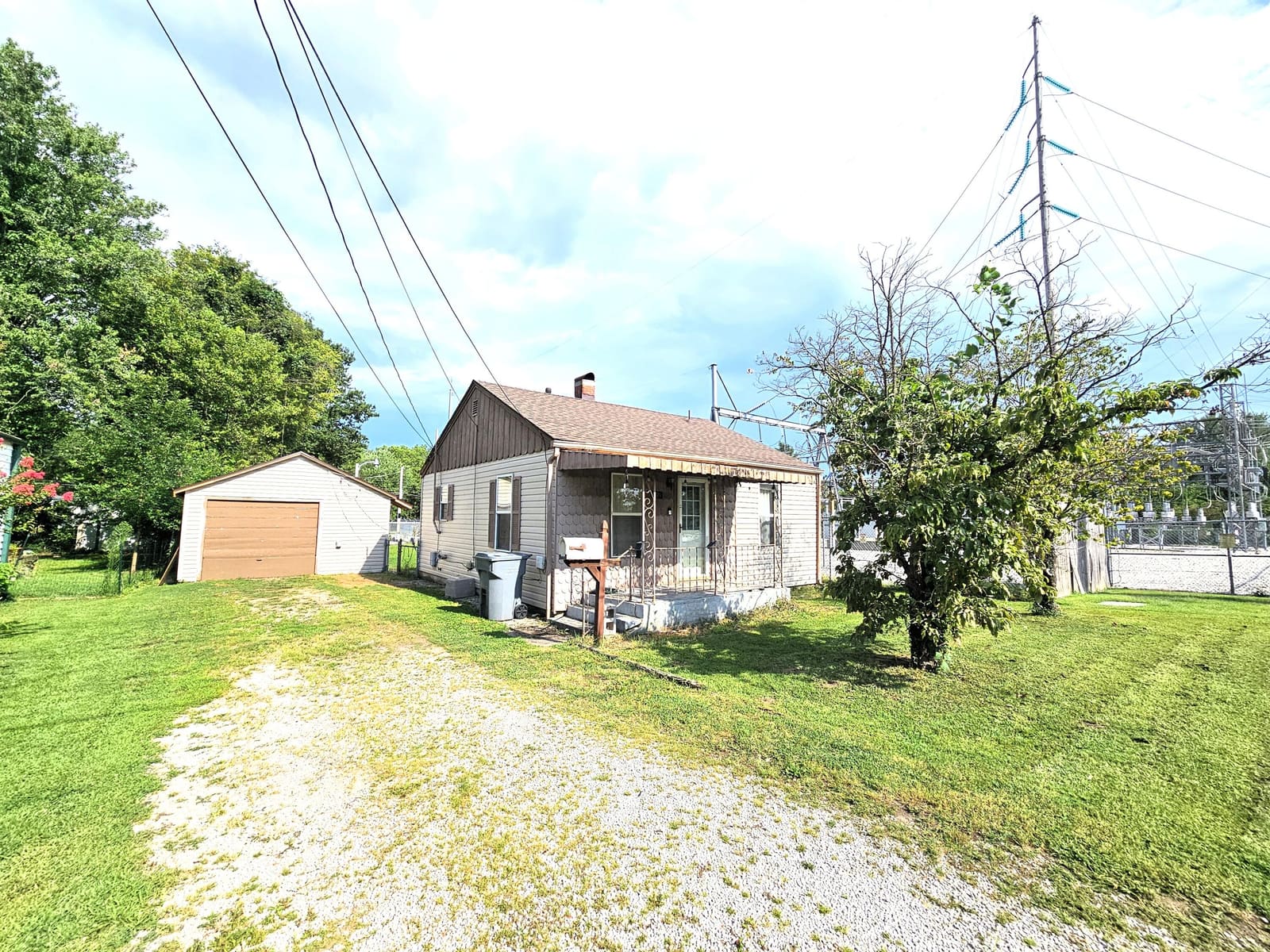 1 (8) at 1020 N West Avenue, Springfield, MO 65802