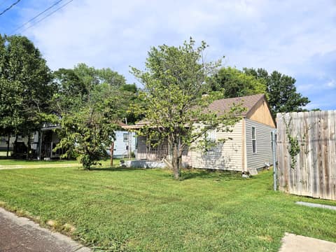 1 (9) at 1020 N West Avenue, Springfield, MO 65802