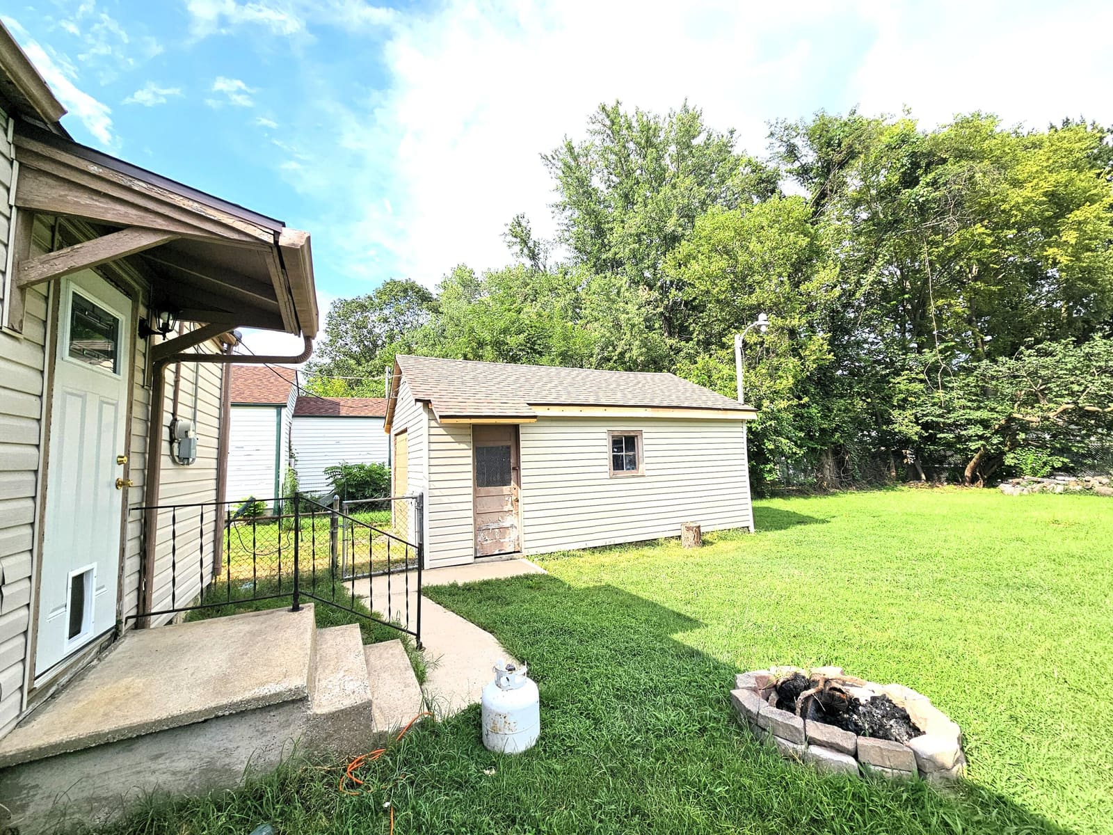 1 (4) at 1020 N West Avenue, Springfield, MO 65802