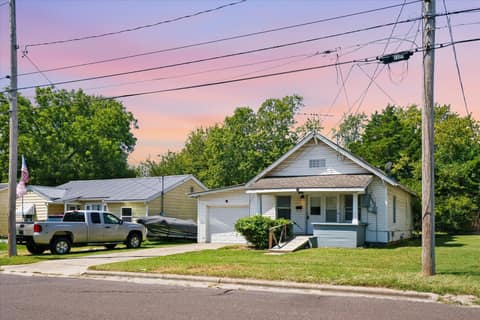 Front of 1327 N Marion Avenue, Springfield, MO 65802
