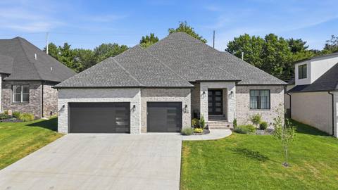 1-web-or-mls-hero at 3925 E Woodhue Street, Springfield, MO 65802