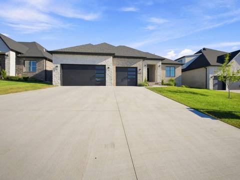 5-web-or-mls-front 2 at 3925 E Woodhue Street, Springfield, MO 65802