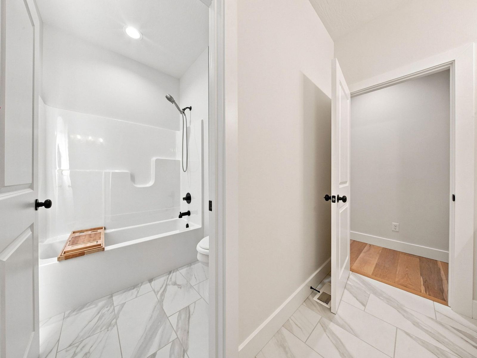 39-web-or-mls-bathroom 3 at 3925 E Woodhue Street, Springfield, MO 65802