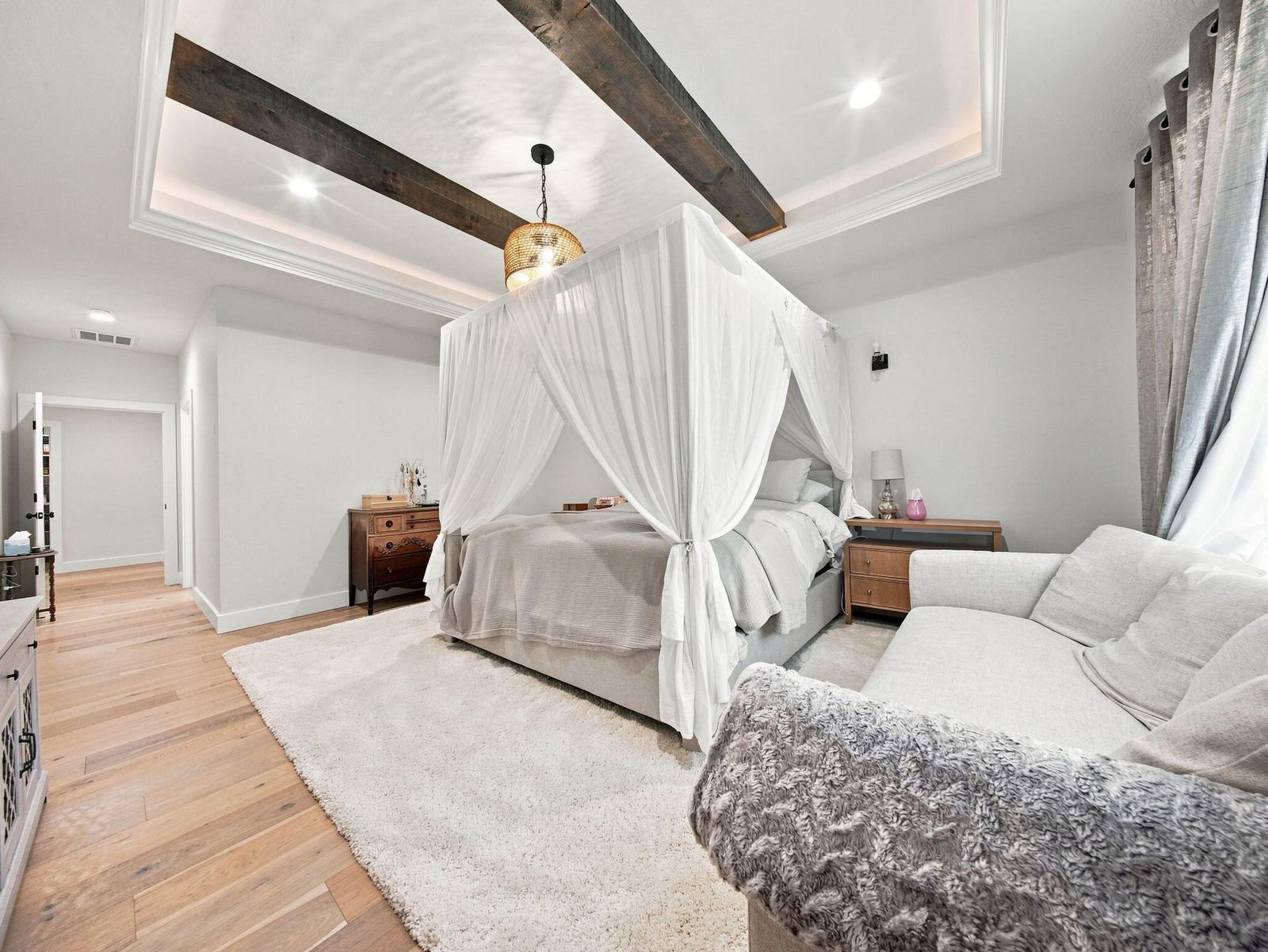 29-web-or-mls-master bed 3 at 3925 E Woodhue Street, Springfield, MO 65802