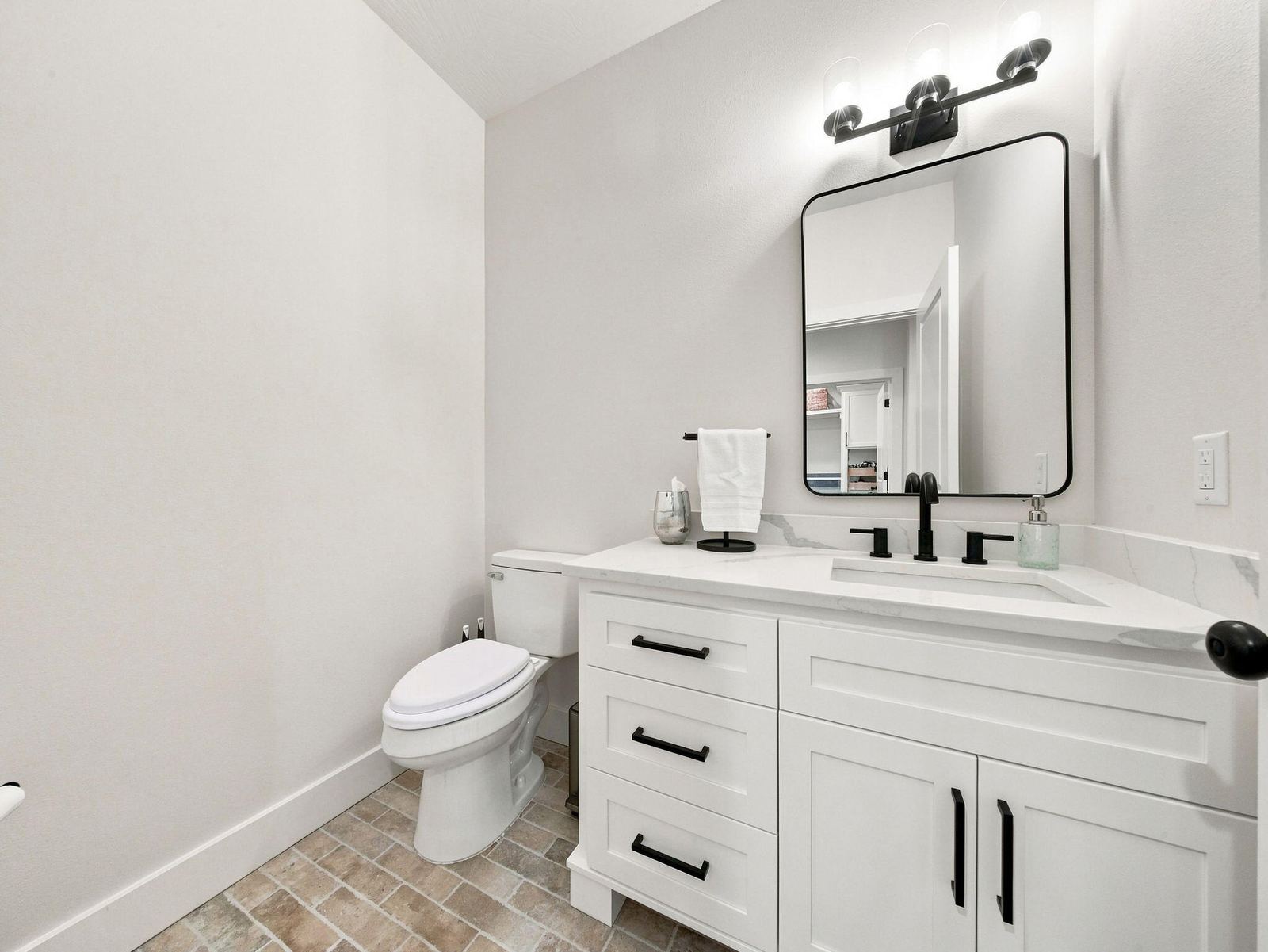37-web-or-mls-bathroom 1 at 3925 E Woodhue Street, Springfield, MO 65802