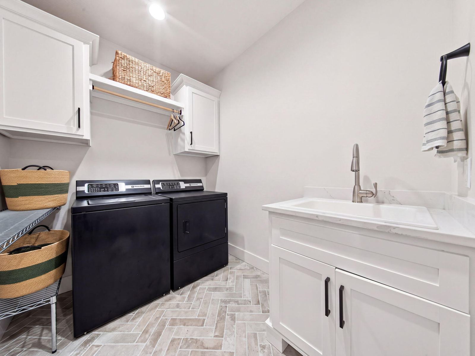 44-web-or-mls-utility 1 - decluttered at 3925 E Woodhue Street, Springfield, MO 65802