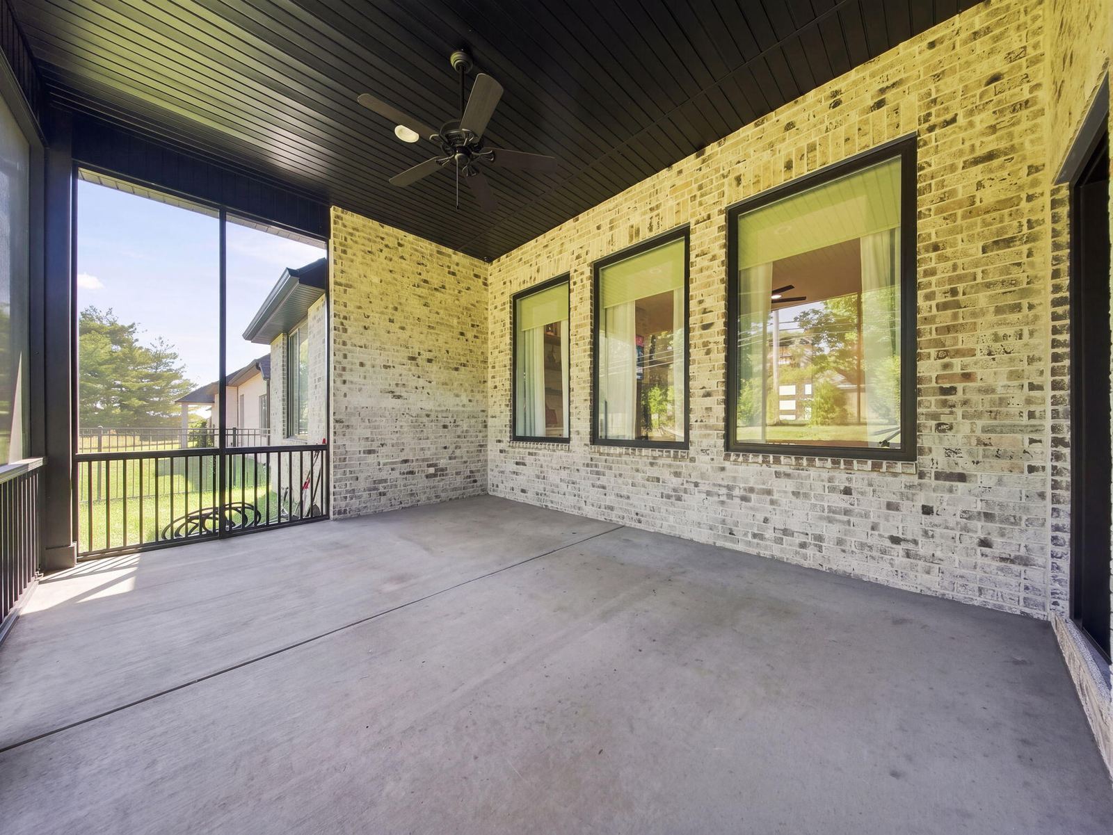 55-web-or-mls-back porch 2 - empty at 3925 E Woodhue Street, Springfield, MO 65802