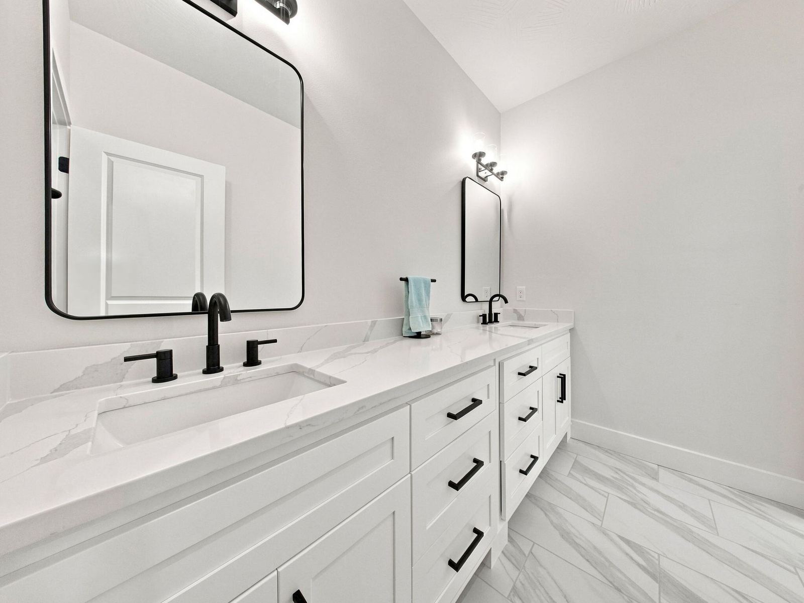 38-web-or-mls-bathroom 2 at 3925 E Woodhue Street, Springfield, MO 65802