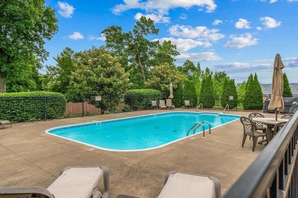 20231107183026582198000000-o (1) at 3810 E Cherry Street Unit Unit 18, Springfield, MO 65809