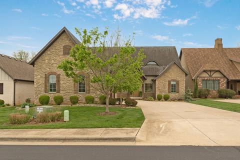 3810 E Cherry St 18-8 at 3810 E Cherry Street Unit Unit 18, Springfield, MO 65809