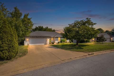 Front of 3821 W Lark Street, Springfield, MO 65810