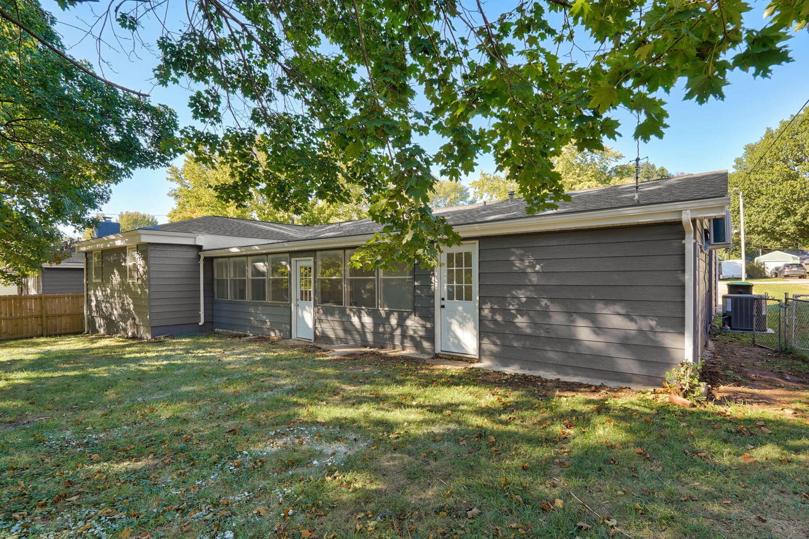 1824 E Crestview St-26 at 1824 E Crestview Street, Springfield, MO 65804
