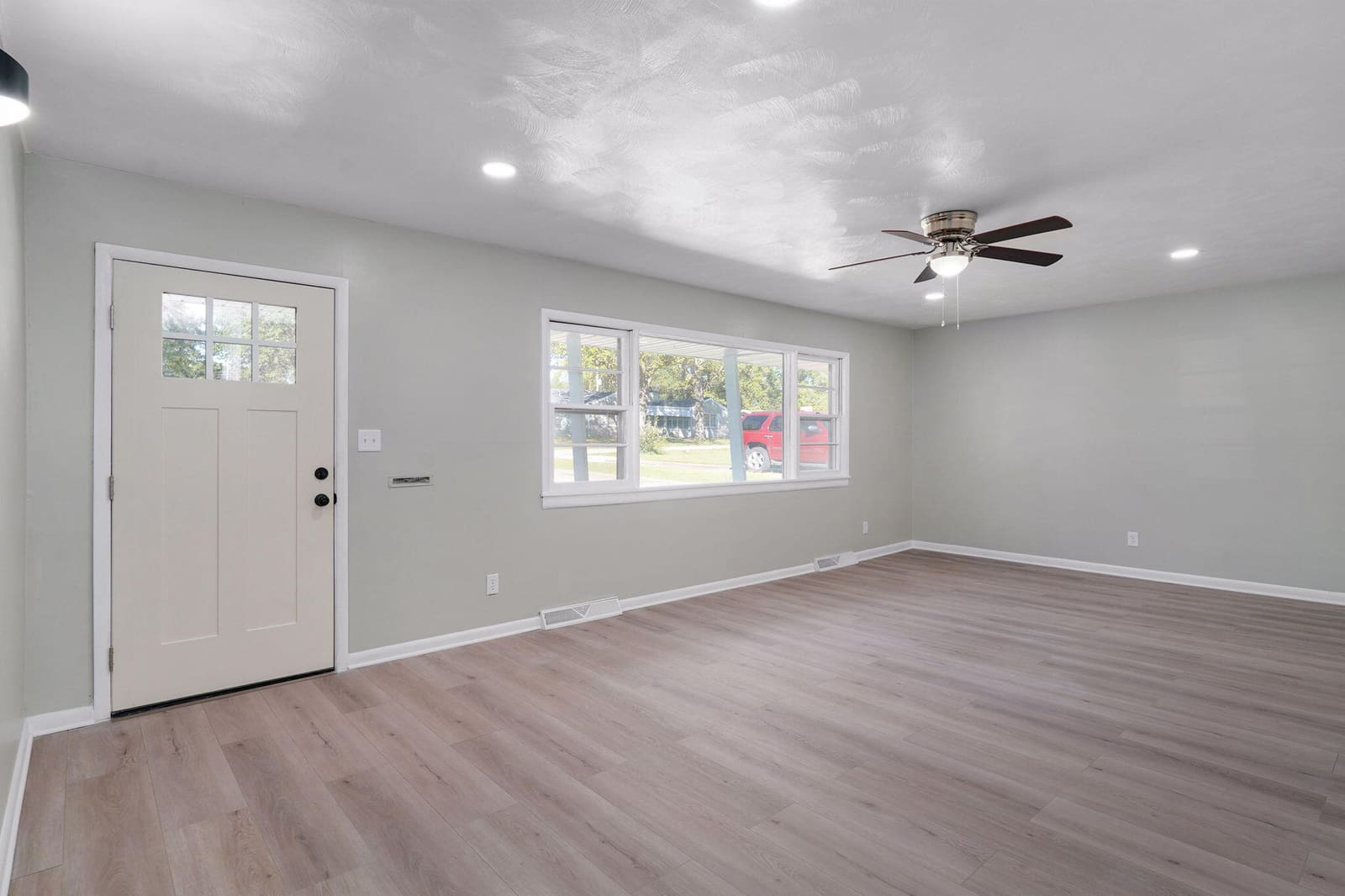 1824 E Crestview St-6 at 1824 E Crestview Street, Springfield, MO 65804