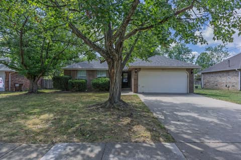 Front of 3814 W Harrison Street, Springfield, MO 65802