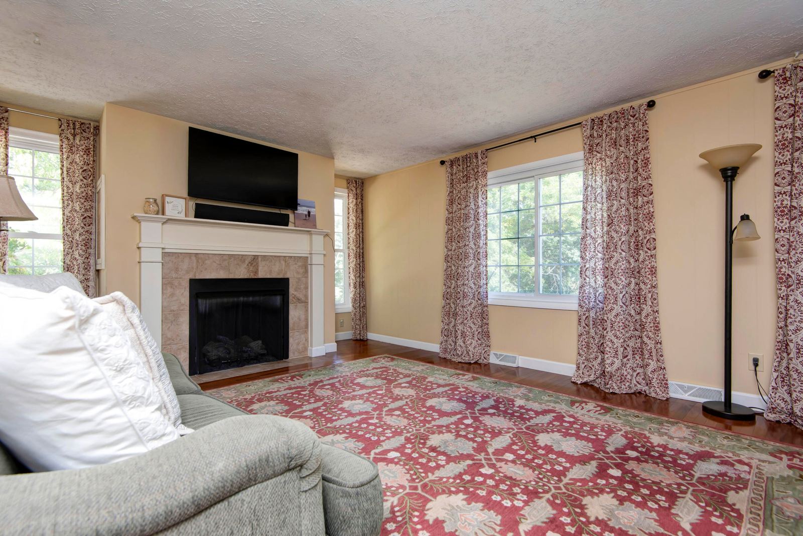 Ellison (10) at 3060 W Ellison Drive, Springfield, MO 65810