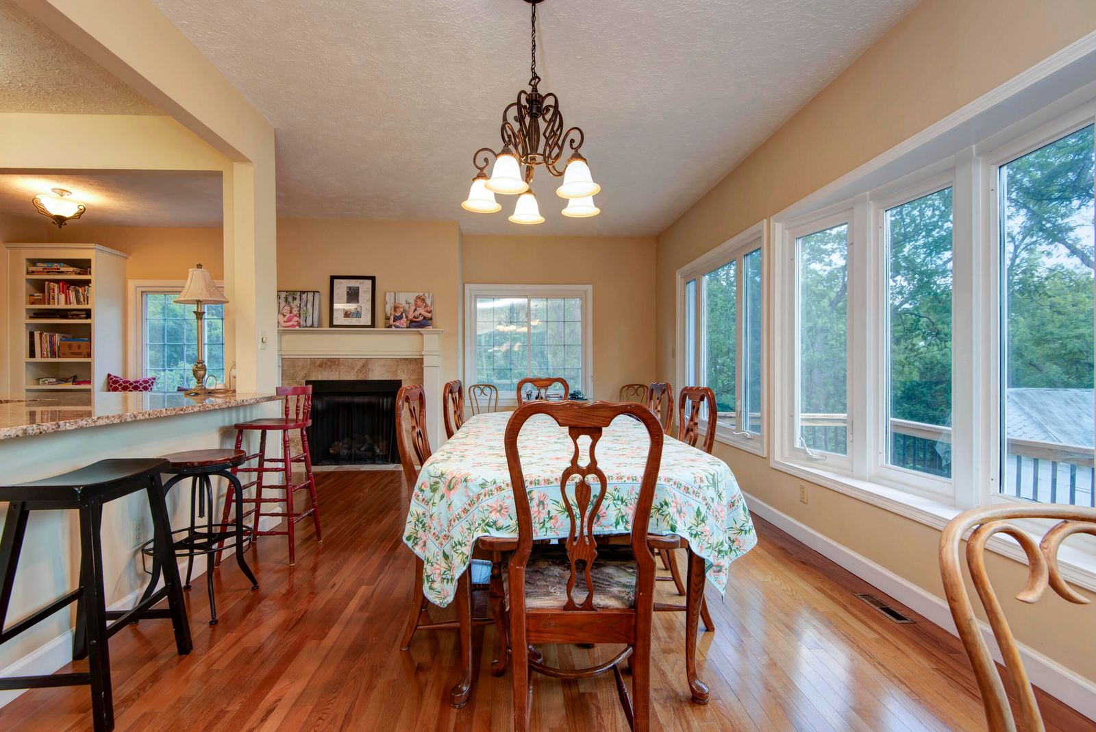 Ellison (24) at 3060 W Ellison Drive, Springfield, MO 65810