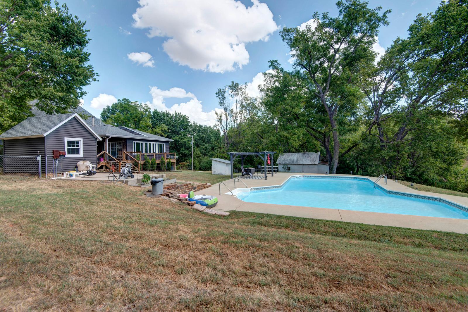Ellison (46) at 3060 W Ellison Drive, Springfield, MO 65810