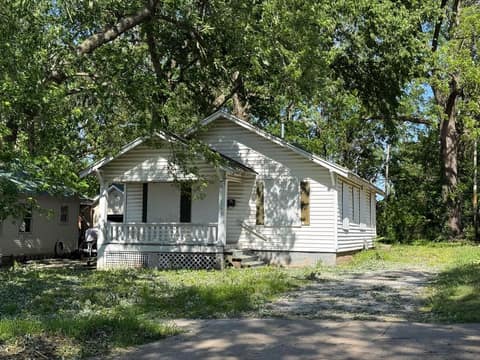 Front of 2340 N Franklin Avenue, Springfield, MO 65803