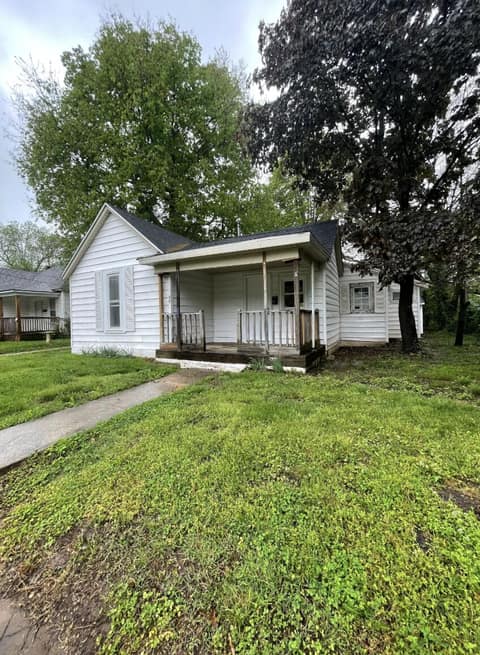 Front of 911 S Missouri Avenue, Springfield, MO 65806