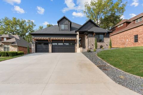 Front of 5786 S Brightwater Trail, Springfield, MO 65810
