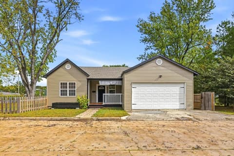 Front of 2256 N Nettleton Avenue, Springfield, MO 65803