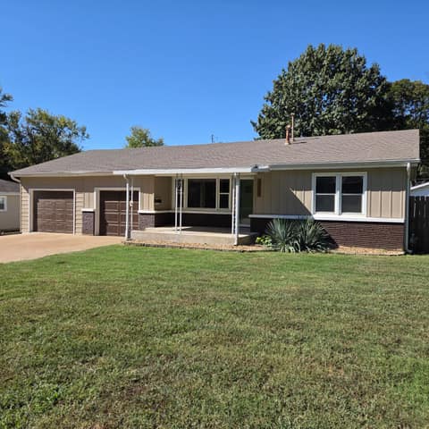 Front of 3049 S Parkview Avenue, Springfield, MO 65804
