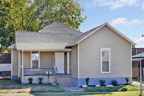Front of 320 E Pacific Street, Springfield, MO 65803