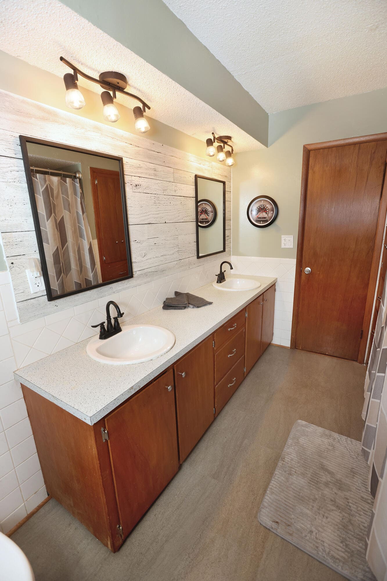 Bathroom at 5020 E Farm Rd 138, Springfield, MO 65809