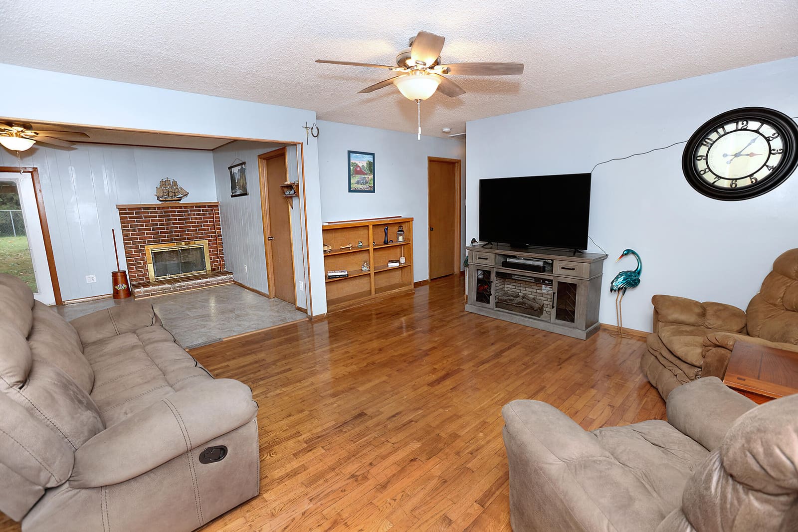 Living Room at 5020 E Farm Rd 138, Springfield, MO 65809
