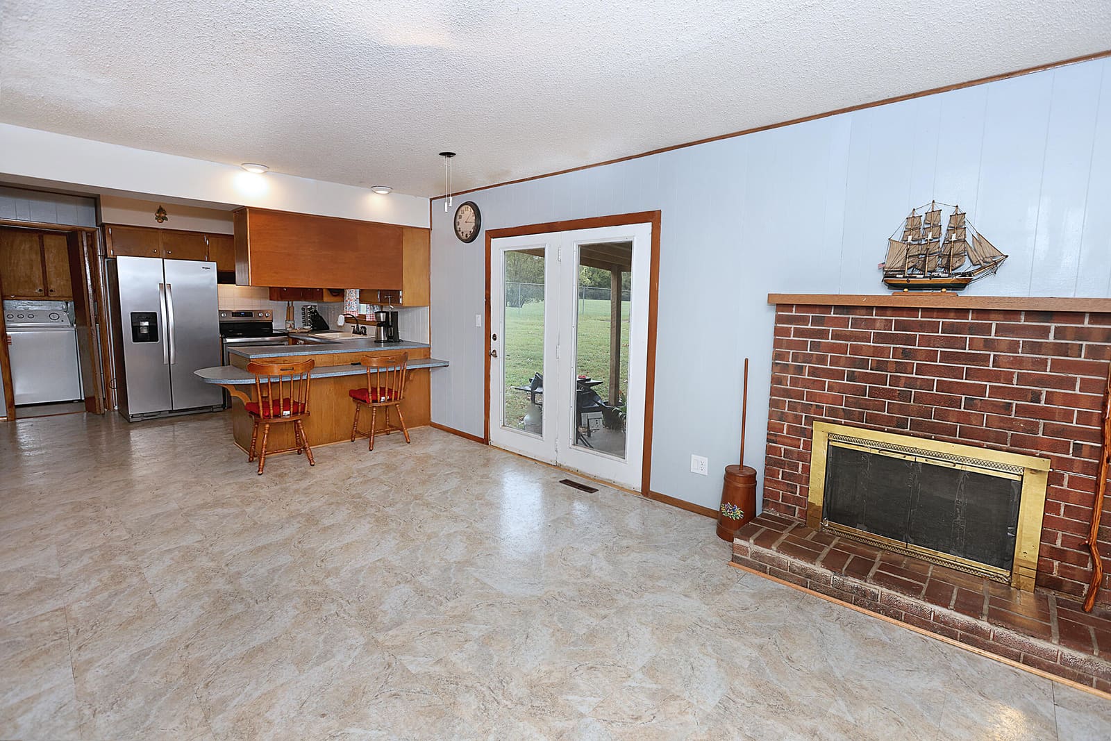 Dinning Area at 5020 E Farm Rd 138, Springfield, MO 65809