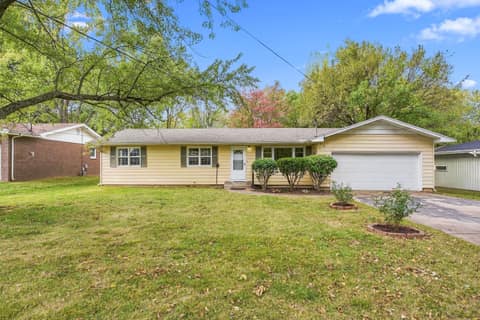 Front of 1145 S Plaza Avenue, Springfield, MO 65804