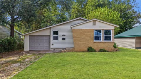 Front of 1207 N Warren Avenue, Springfield, MO 65802