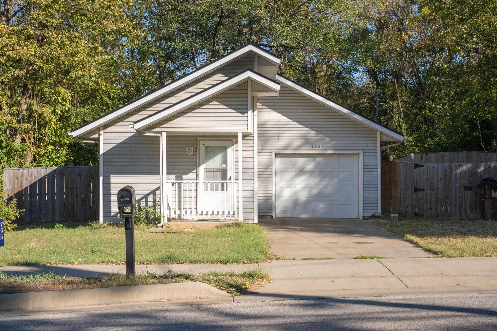 Listing Photo front at 1321 W Talmage Street, Springfield, MO 65803