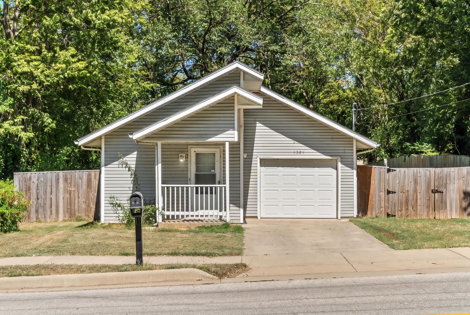 DSC01047-enhanced-1788534467813 at 1321 W Talmage Street, Springfield, MO 65803