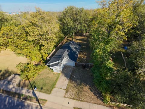 new listing drone at 1321 W Talmage Street, Springfield, MO 65803
