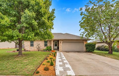 Front of 828 S Natalie Avenue, Springfield, MO 65802