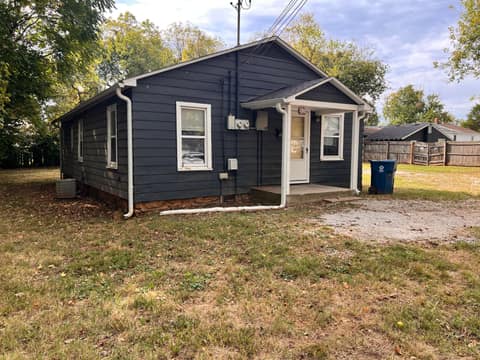 IMG_0328 at 1360 E Locust Street, Springfield, MO 65803