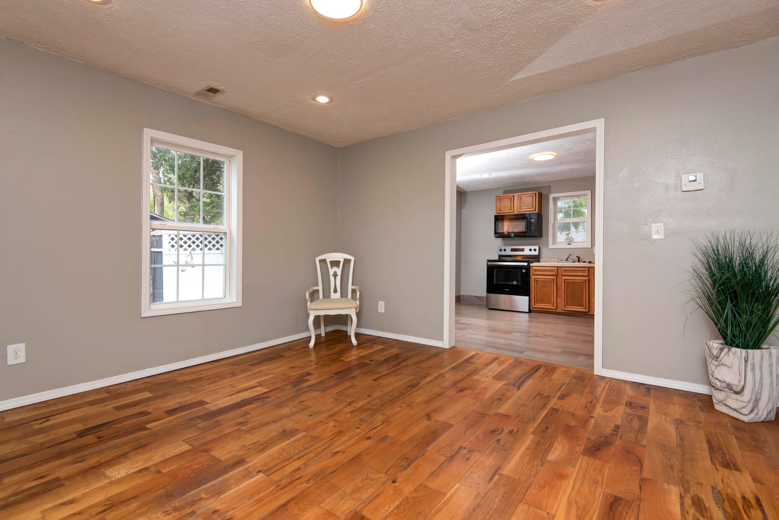 Living room 1 at 2216 N Taylor Avenue, Springfield, MO 65803