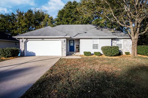 Front of 3839 S El Salvador Avenue, Springfield, MO 65807