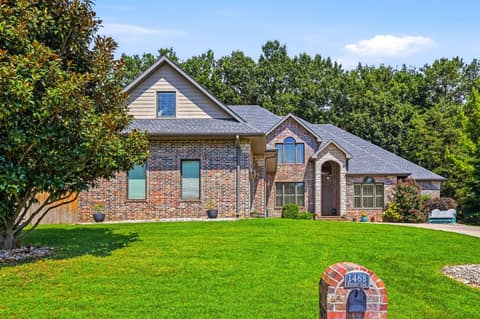 Front of 1468 S Bright Oak Avenue, Springfield, MO 65809