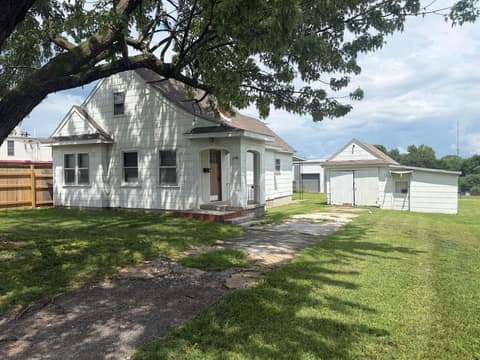 Front of 2348 N Campbell Avenue, Springfield, MO 65803