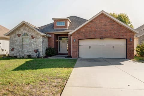 Front of 1136 S Elmwood Avenue, Springfield, MO 65804