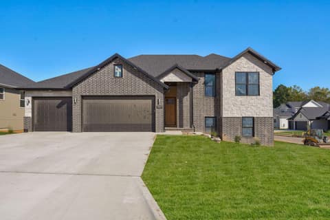 Front of 2917 W Marty Street, Springfield, MO 65810
