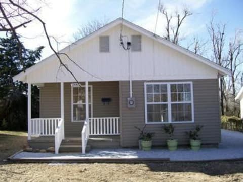 Front of 2445 N Weller Avenue, Springfield, MO 65803