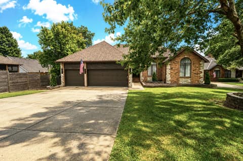 Front of 4916 S Buckingham Lane, Springfield, MO 65810
